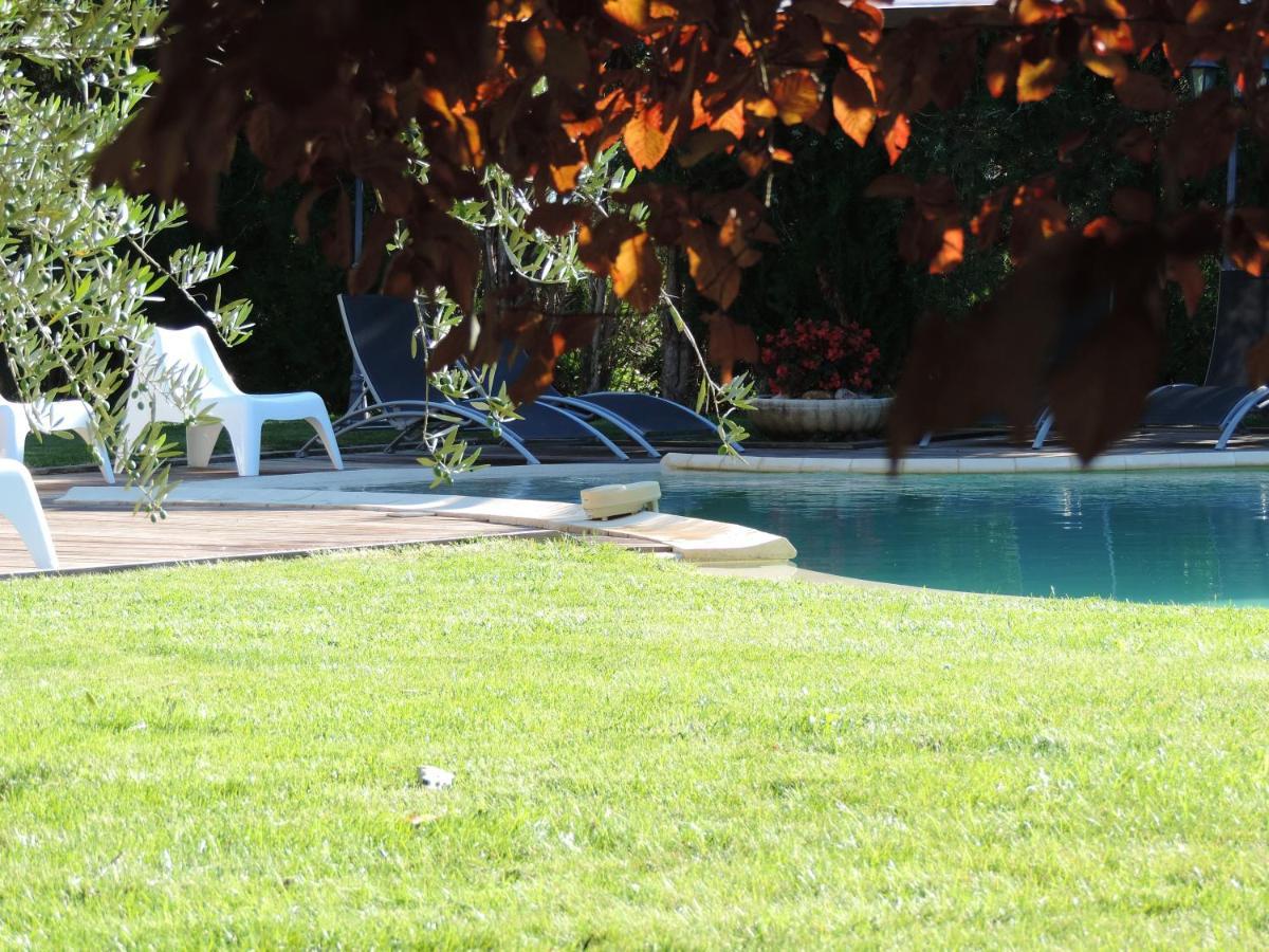Mas De La Sauline Bed & Breakfast La Roque-d'Antheron Dış mekan fotoğraf