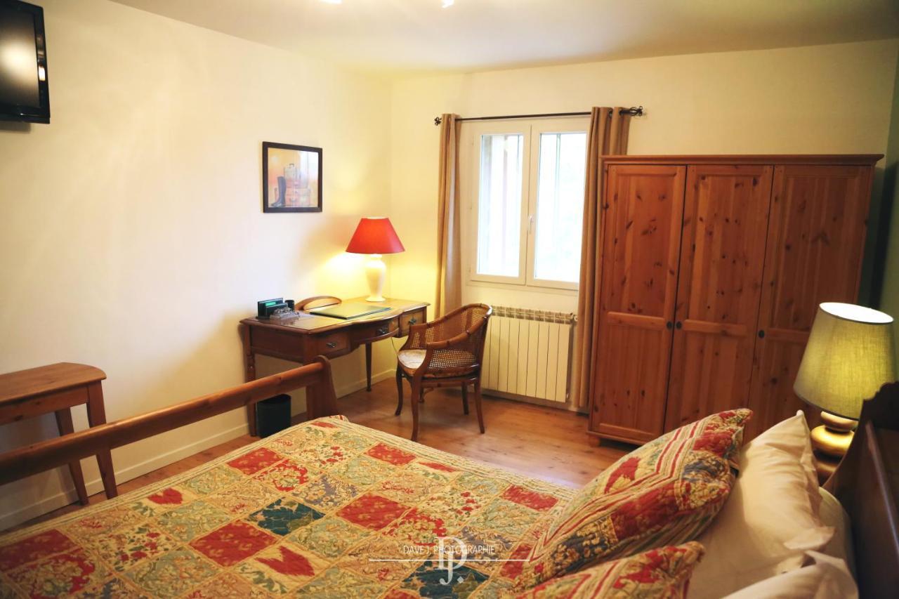 Mas De La Sauline Bed & Breakfast La Roque-d'Antheron Dış mekan fotoğraf